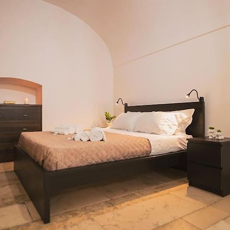 Trani -Suite ❉Marmor - Elegante Casa Storica ❉ Esterno foto