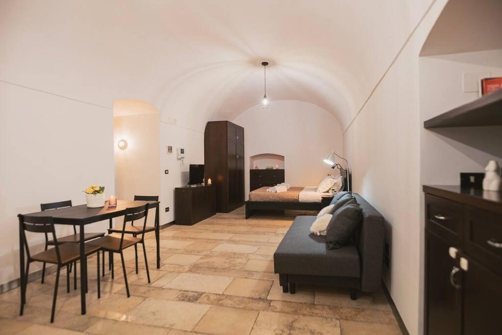 Trani -Suite ❉Marmor - Elegante Casa Storica ❉ Esterno foto