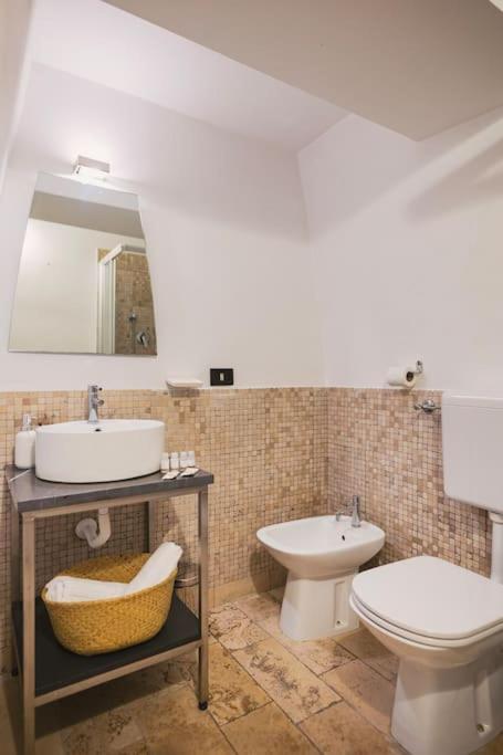 Trani -Suite ❉Marmor - Elegante Casa Storica ❉ Esterno foto