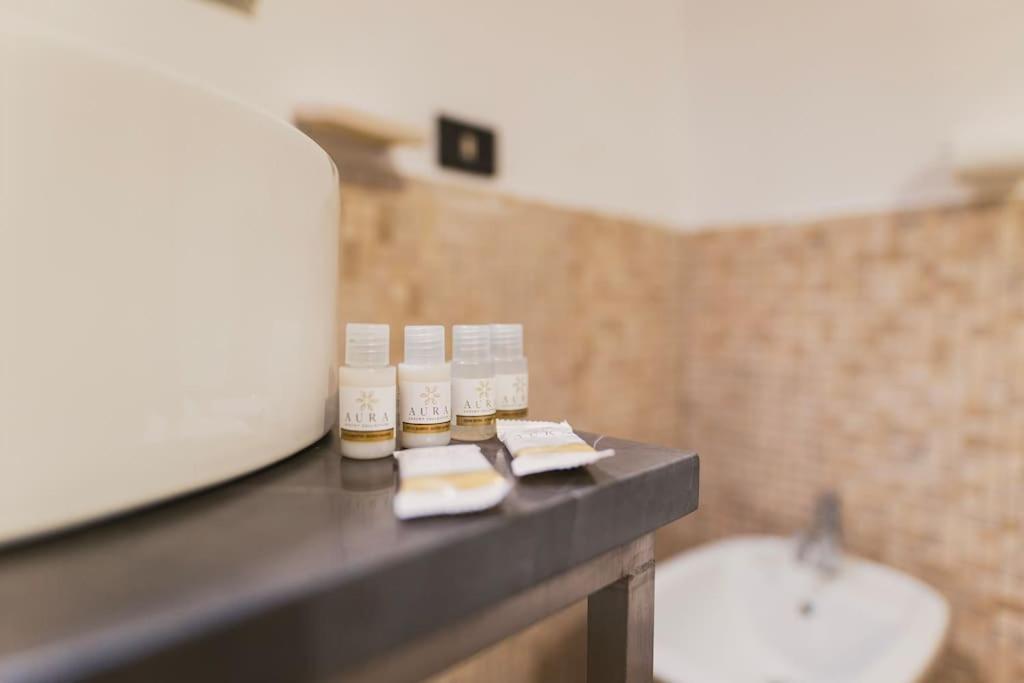 Trani -Suite ❉Marmor - Elegante Casa Storica ❉ Esterno foto