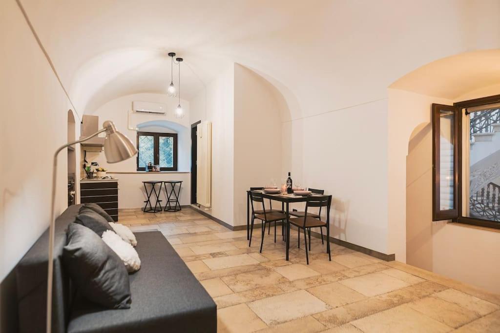 Trani -Suite ❉Marmor - Elegante Casa Storica ❉ Esterno foto