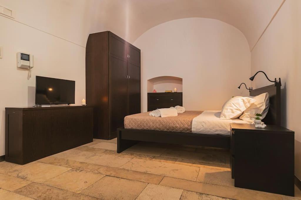 Trani -Suite ❉Marmor - Elegante Casa Storica ❉ Esterno foto
